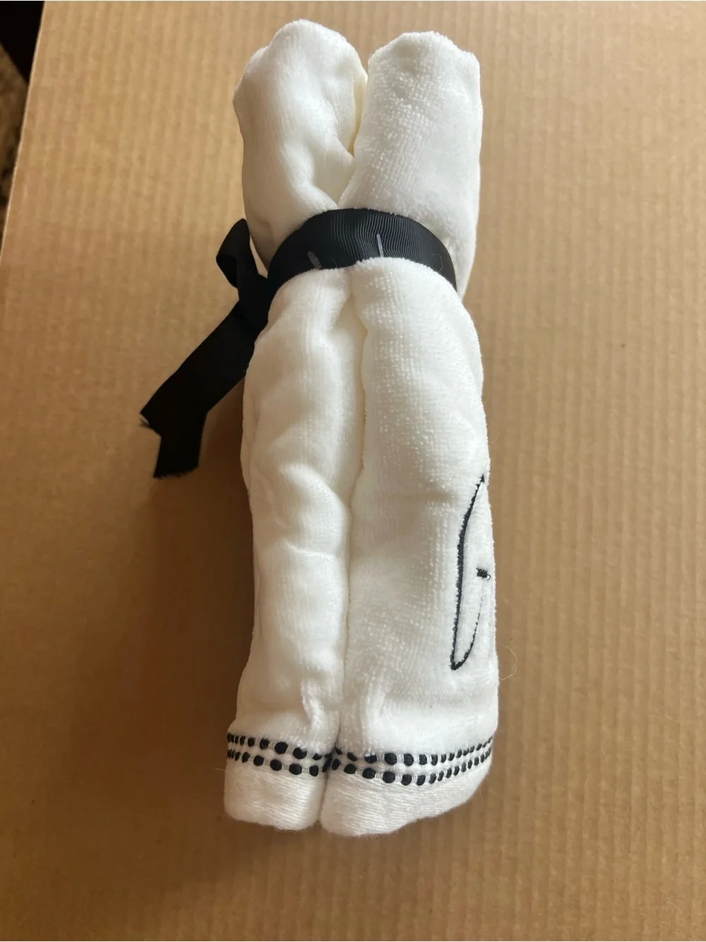 Guest Embroidered Cotton Hand Towel - White